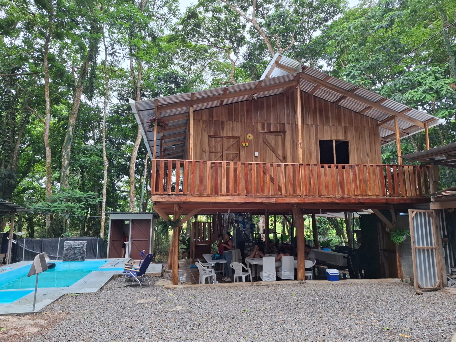 Cabaña en medio del bosque